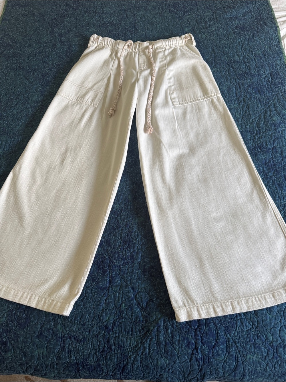 We The Free Off-White Wide-Leg Baggy  Jeans. Size XS/S.
